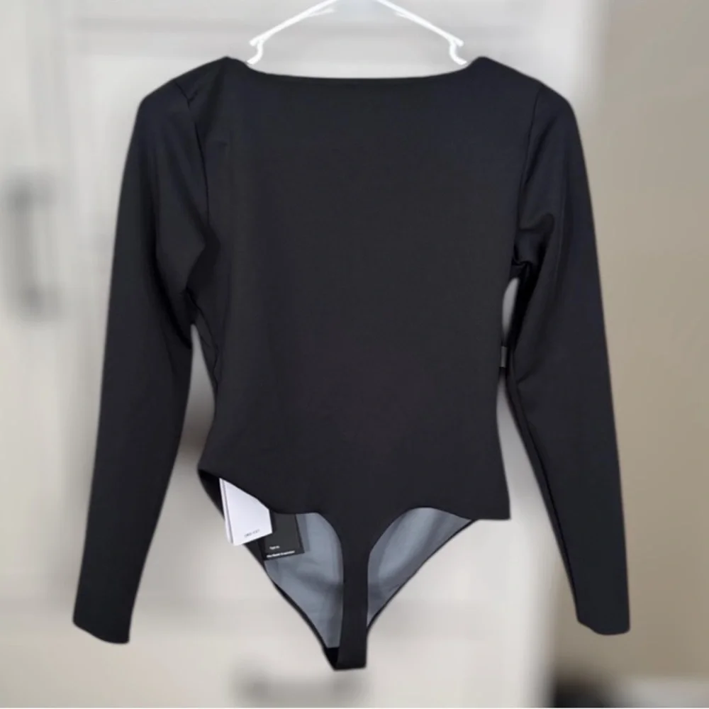 NWT Nike Form Long-Sleeve Bodysuit | Black | Size M - Picture 9 of 13